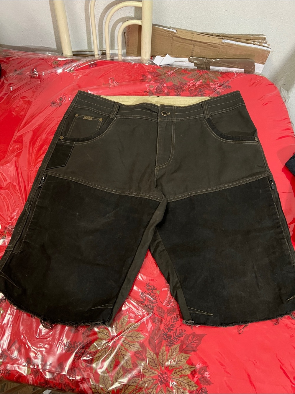 KUHL Cargo Shorts 10 Pockets Mens Sz 38 13’ inseem